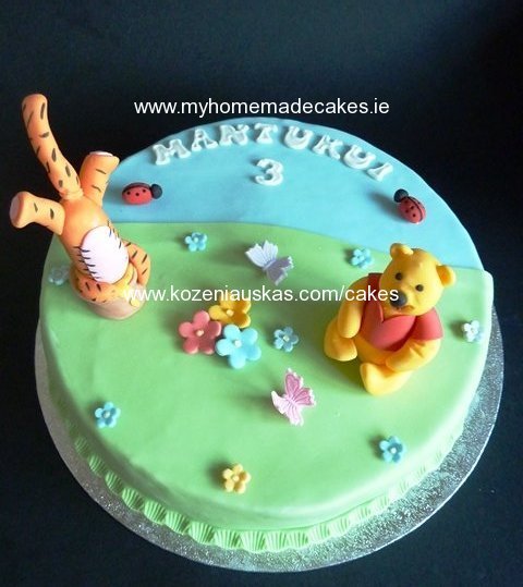 winnie the pooh cake